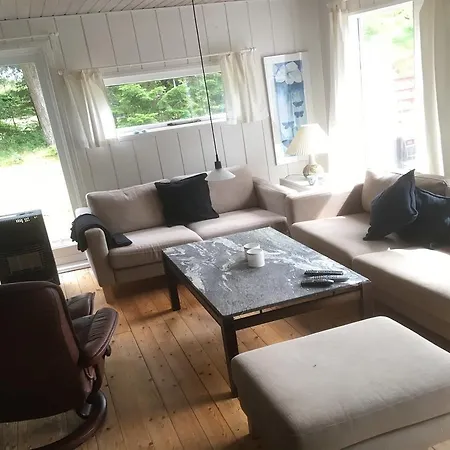 Two-bedroom Holiday In بيت للعطل